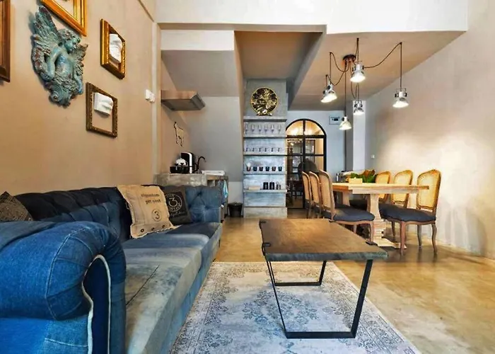 Beautiful 3 Bedroom Baroque House Near Asoke Bts