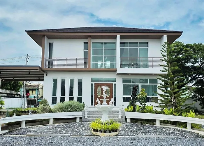 Tiny Island Lake Lodge