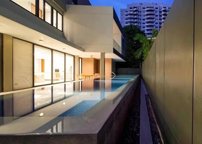 Ekkamai Luxury Villa With Home Cinema