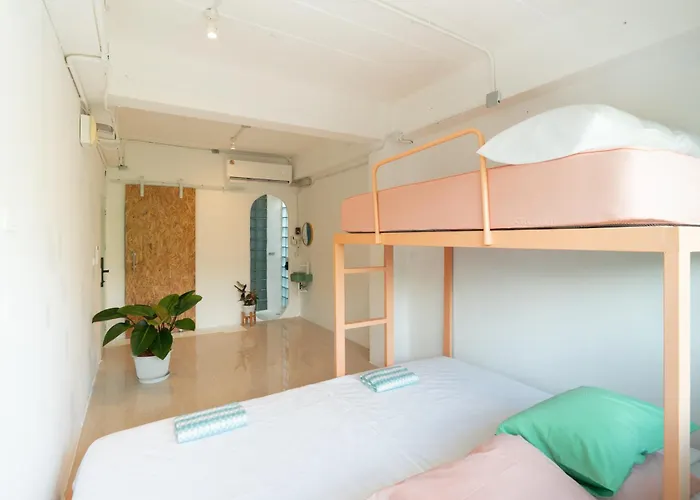 Easy Sunday Khaosan Beds
