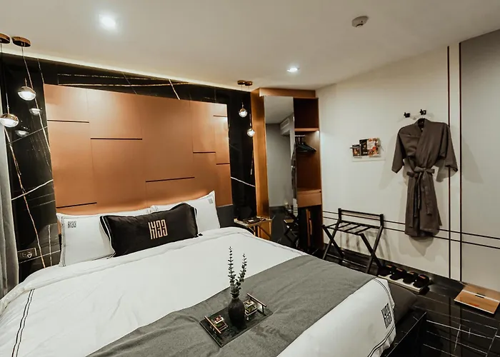 Hotel 433 - Asoke Sukhumvit Station