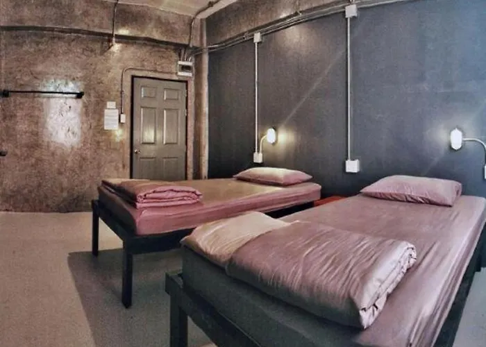OYO 75332 Vm1 Hostel