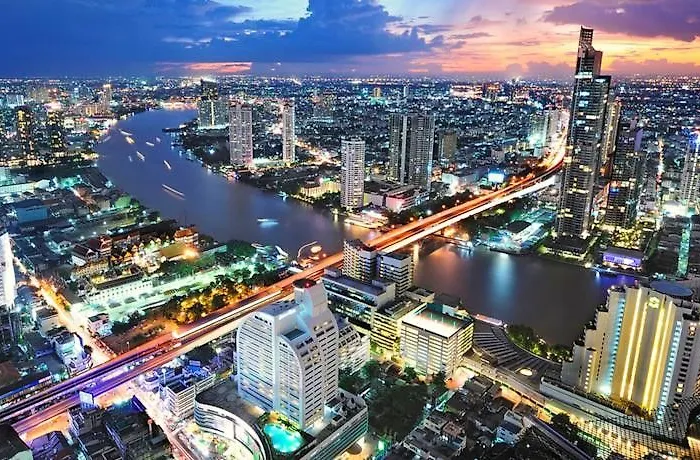 Centre Point Plus Hotel Silom - Newly Renovated