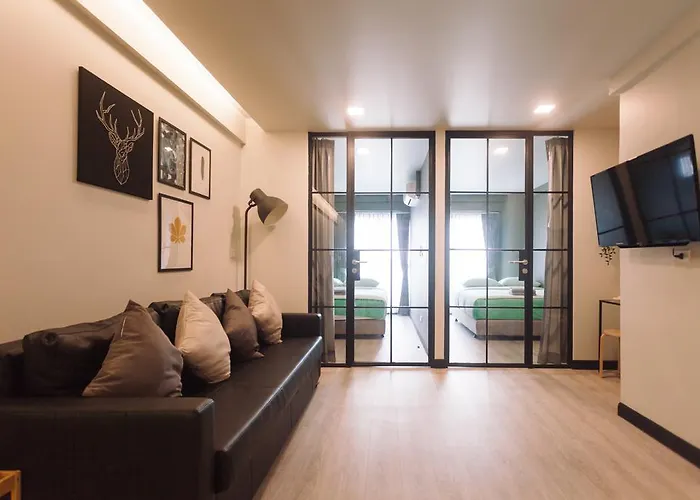 Silom 2 Bedrooms Bts S6