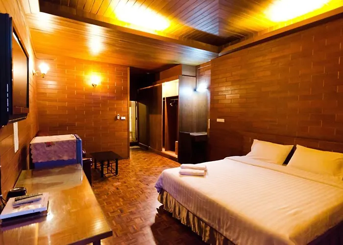 Eight Plus Hotel