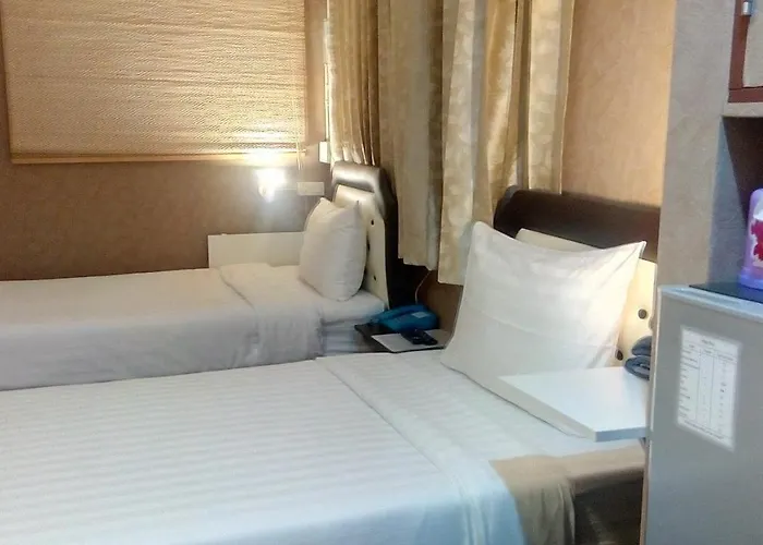 14 Plus 1 Hotel