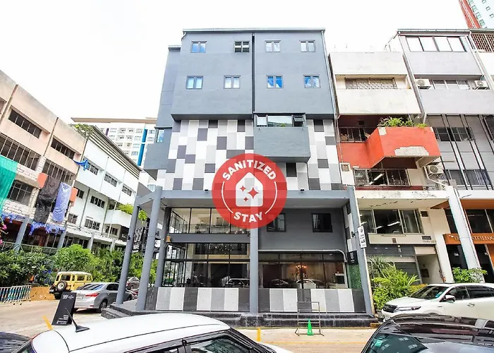 Vaccinated Staff -Oyo 312 Wire Bangkok Hostel Phrakanong