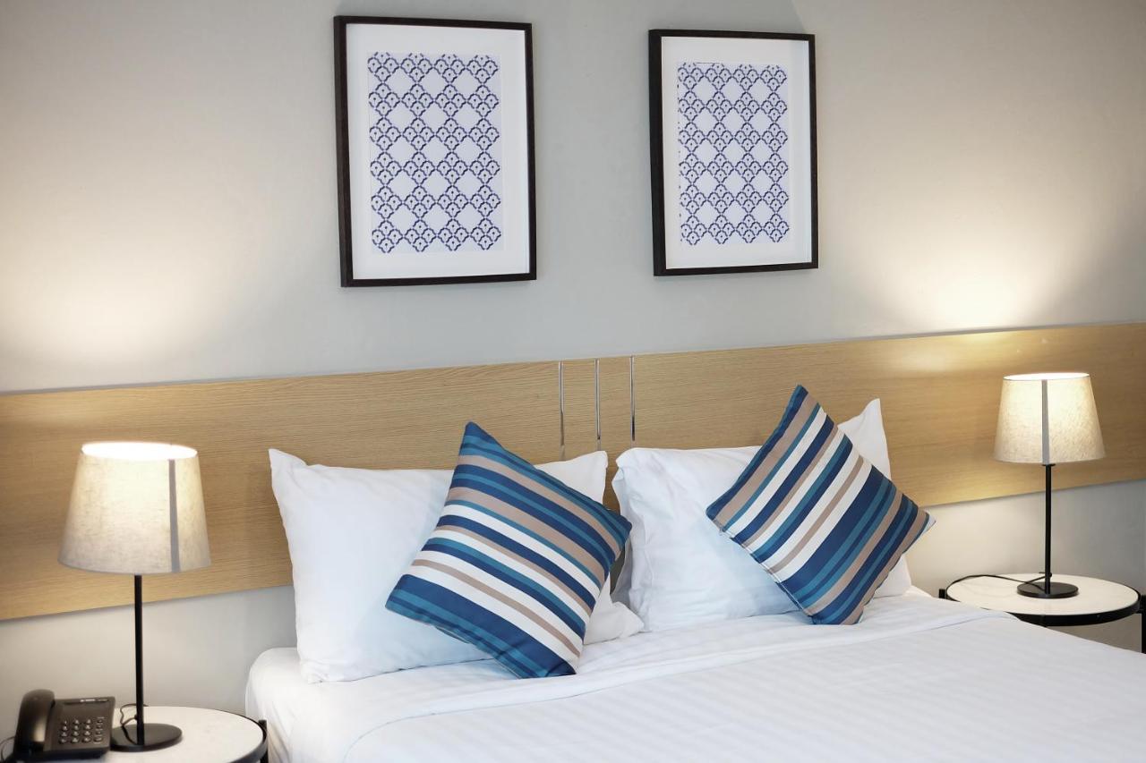 Samran Place Hotel 3*