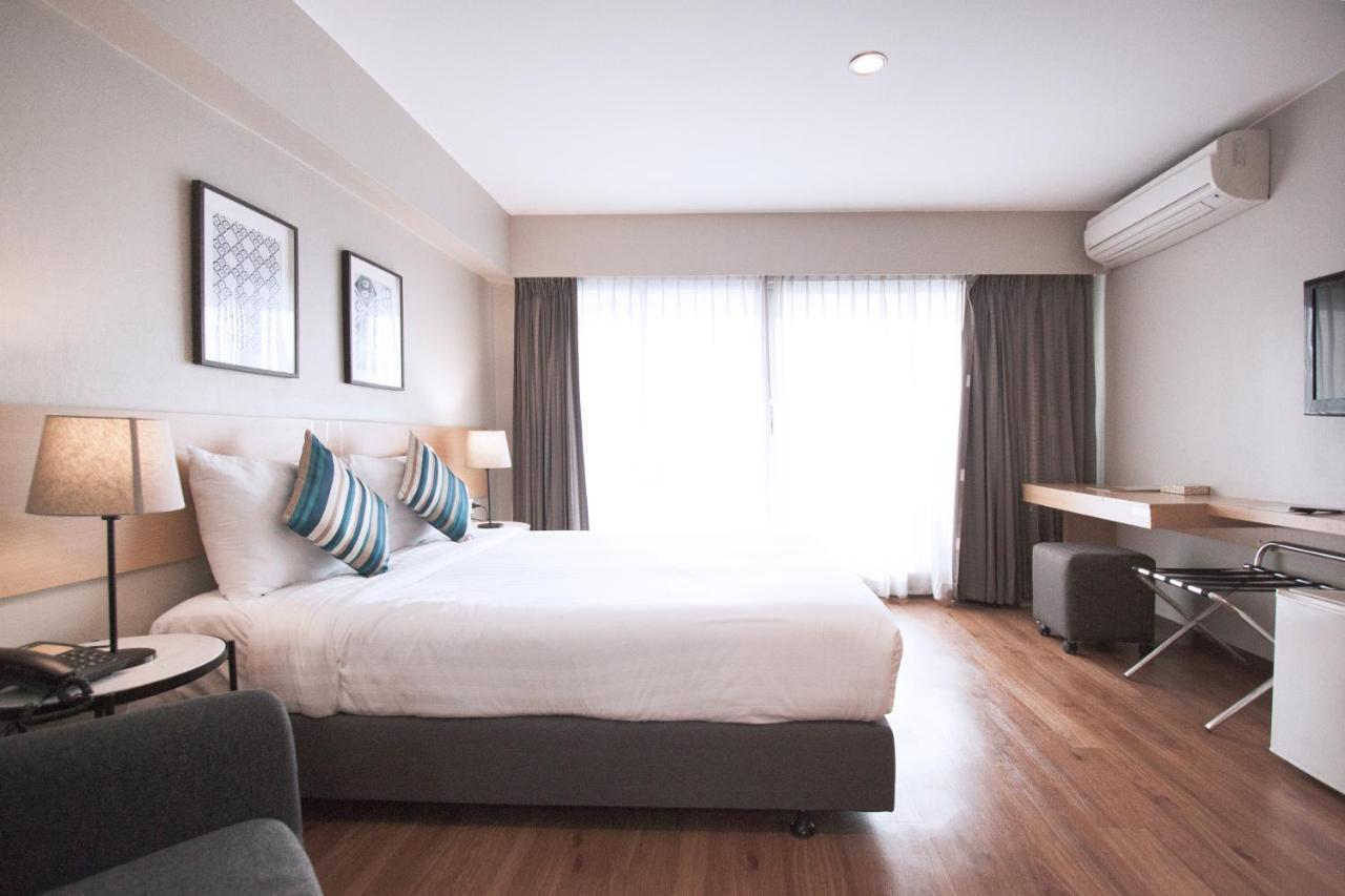 Samran Place Hotel
