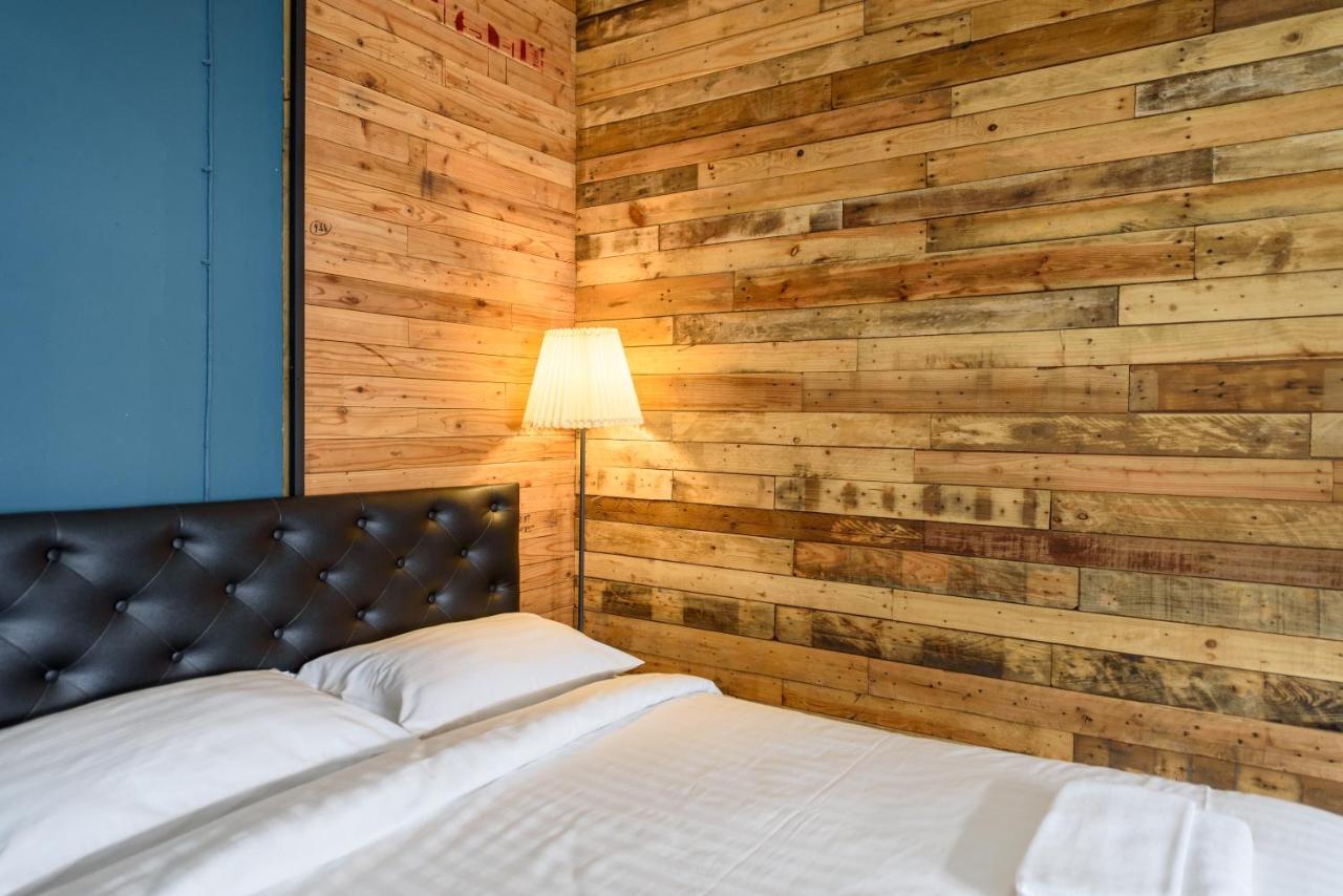 Siam Square House 3*