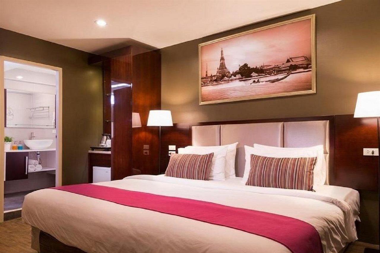 Hotel Ratchada Point 3*