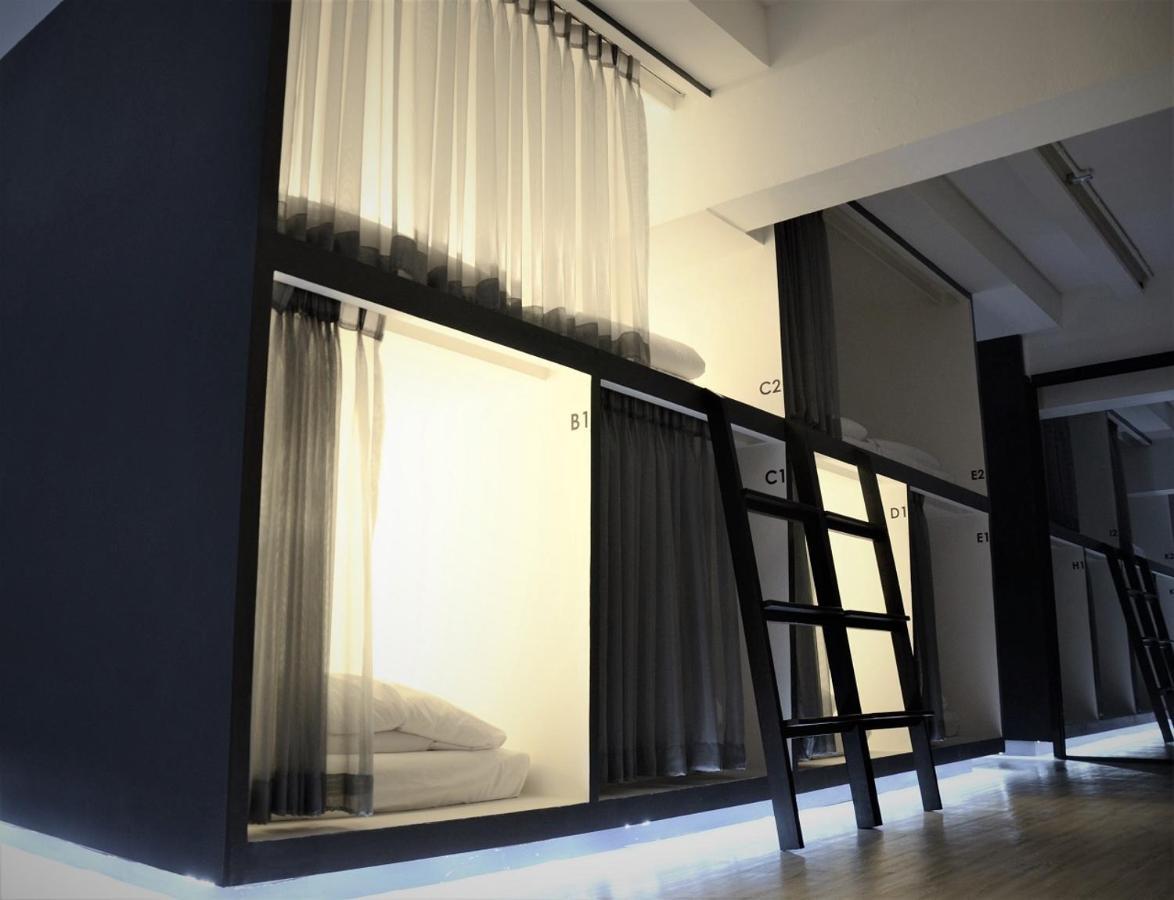 3howw @ Sukhumvit 21 Hostel Bangkok
