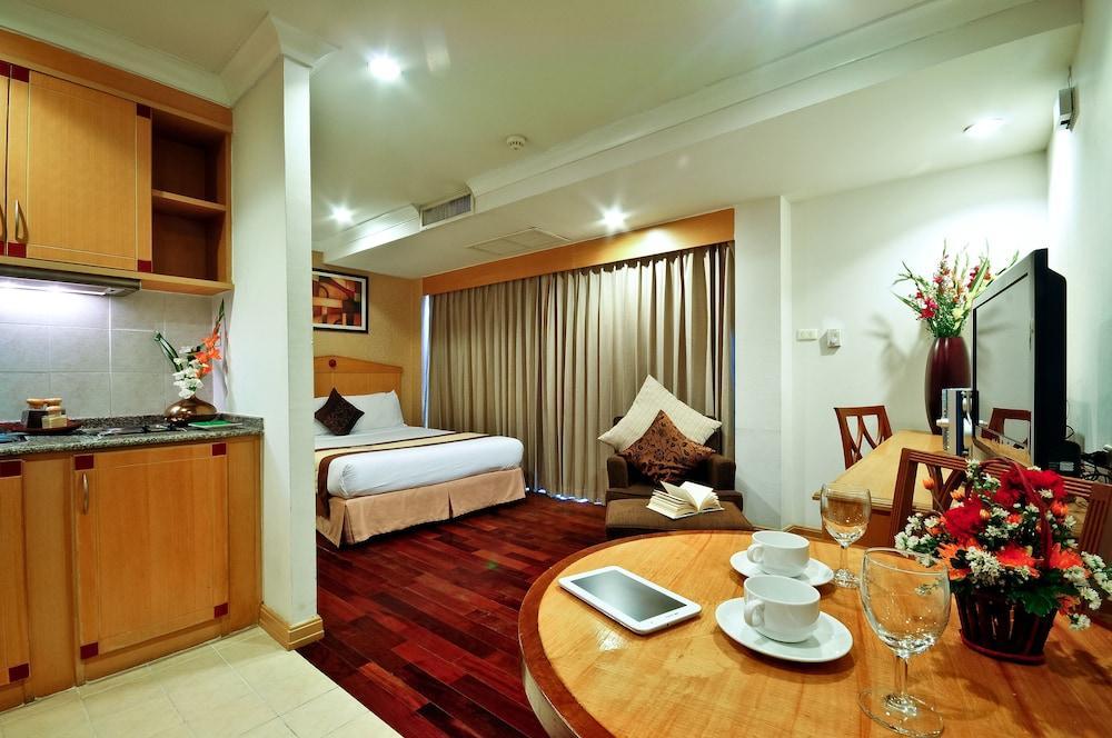 Admiral Hotel