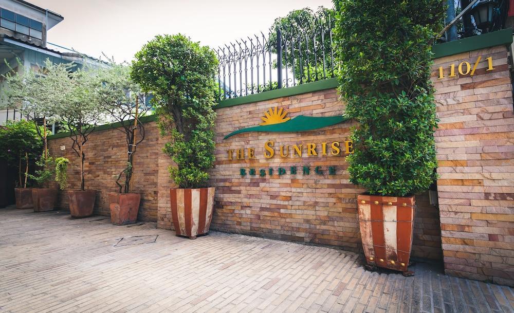 The Sunrise Apartment *