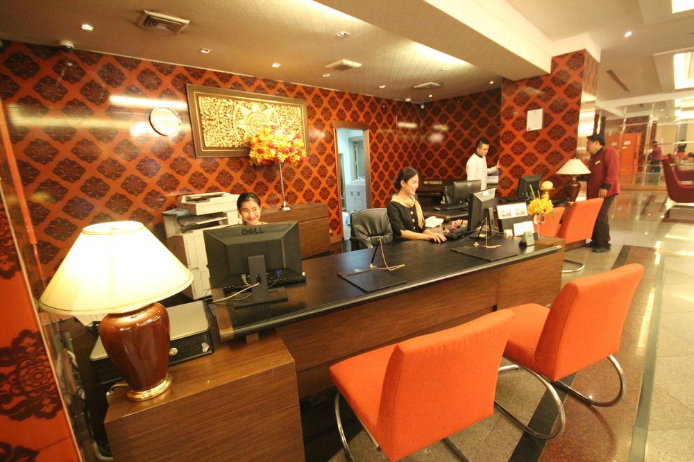 Rembrandt Sukhumvit - Sha Extra Hotel
