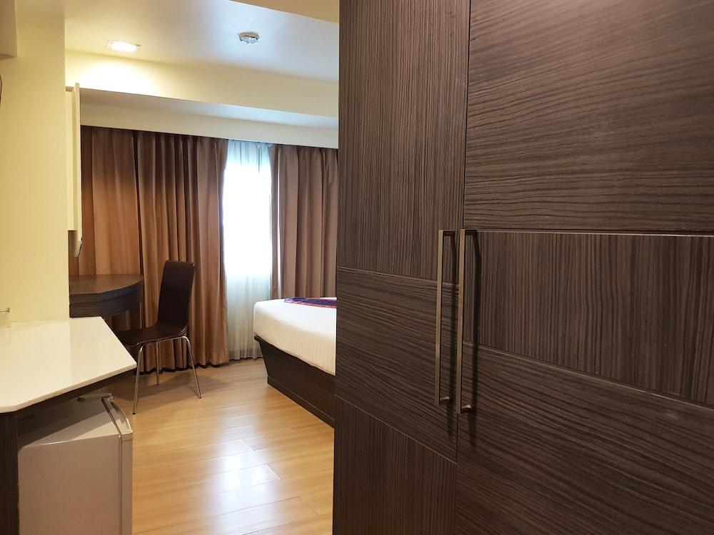 Sukhumvit 11 Hotel