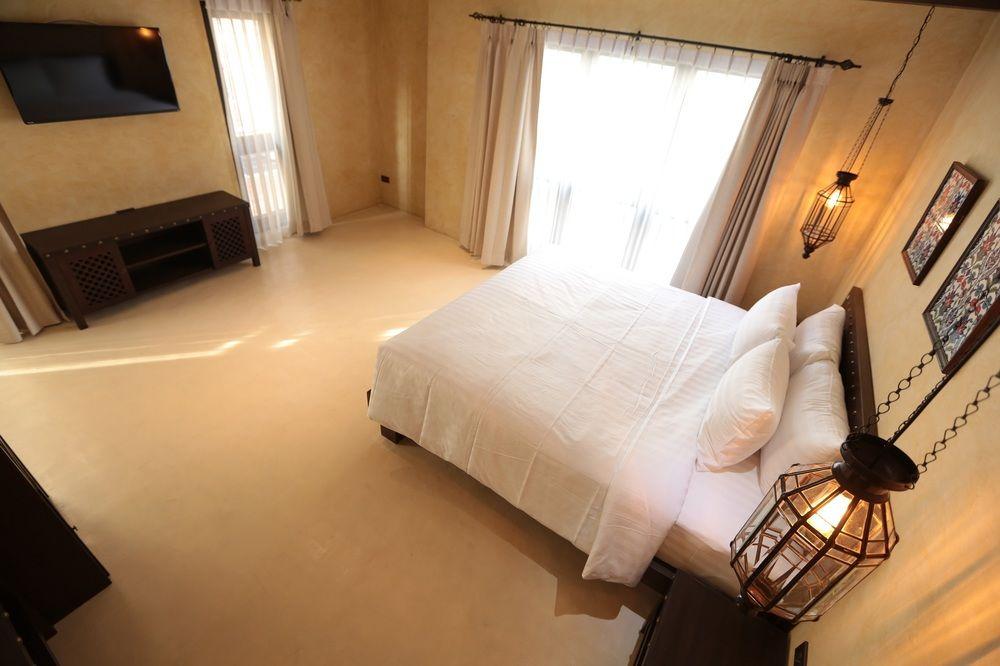 Dewan Hotel 3*