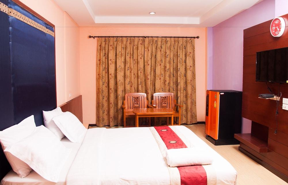 Le Platinum Residency
