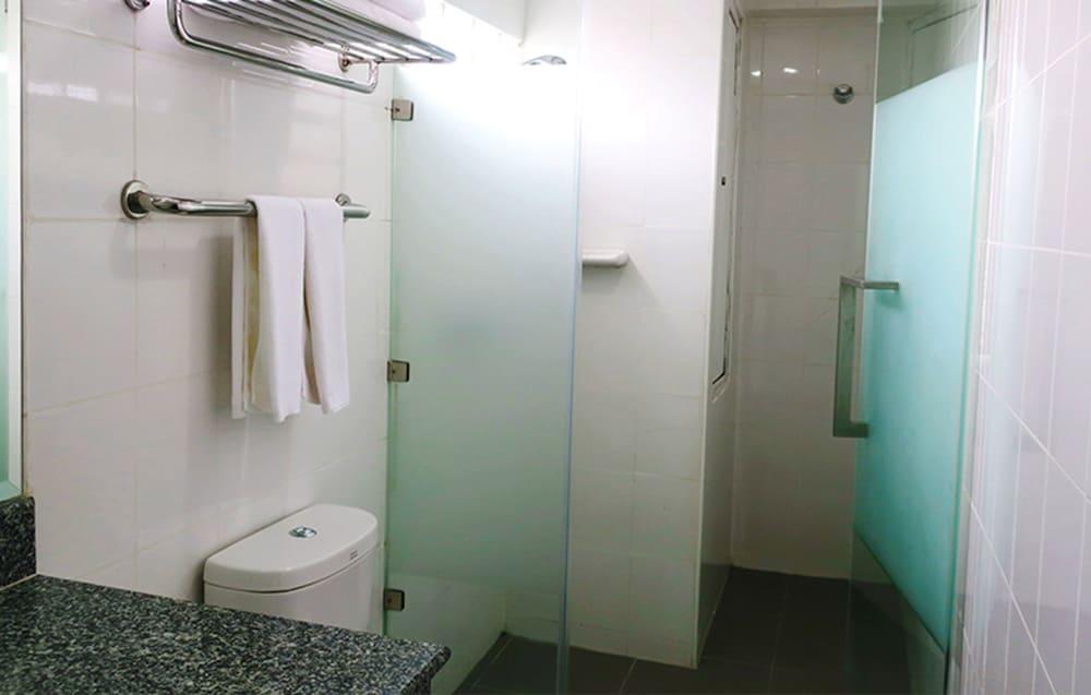 Samran Place Hotel