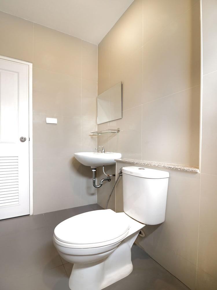Oyo 127 D-well Hotel 2*