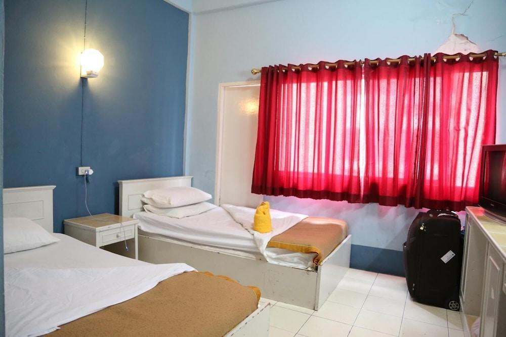 Paradise House Aparthotel 2*