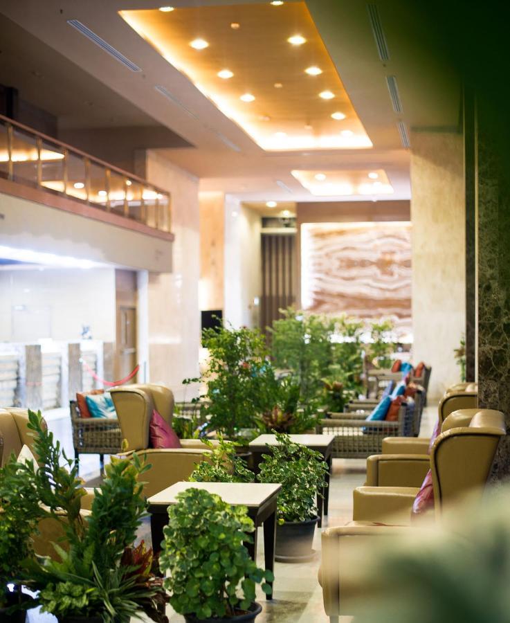 Grand Howard Hotel