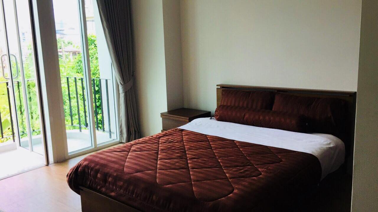 Apartment Teak *