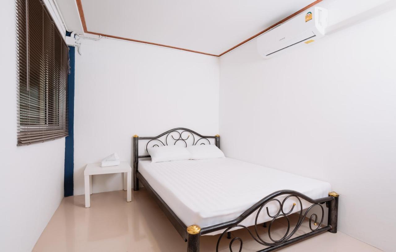 Sleepyhead Hostel