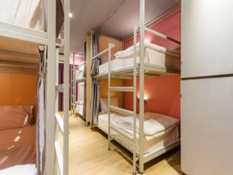 Siamaze Hostel *