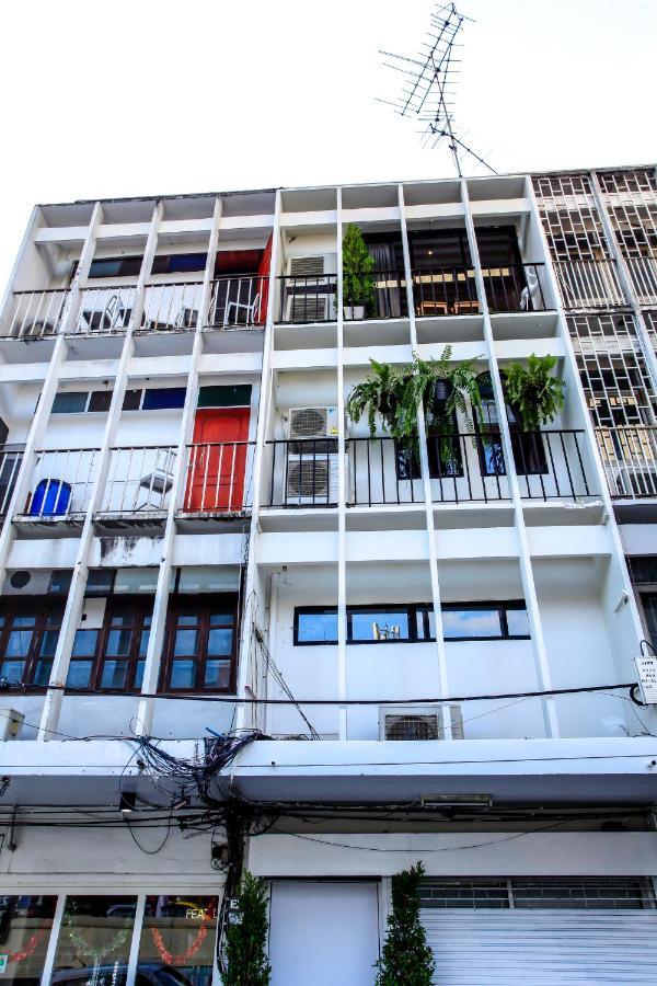 Hidden Habitat - Design Guest house Bangkok