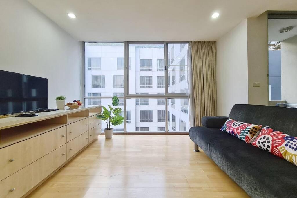 The Glass House Corner Asoke : 1br /wifi/netflix Apartment Bangkok