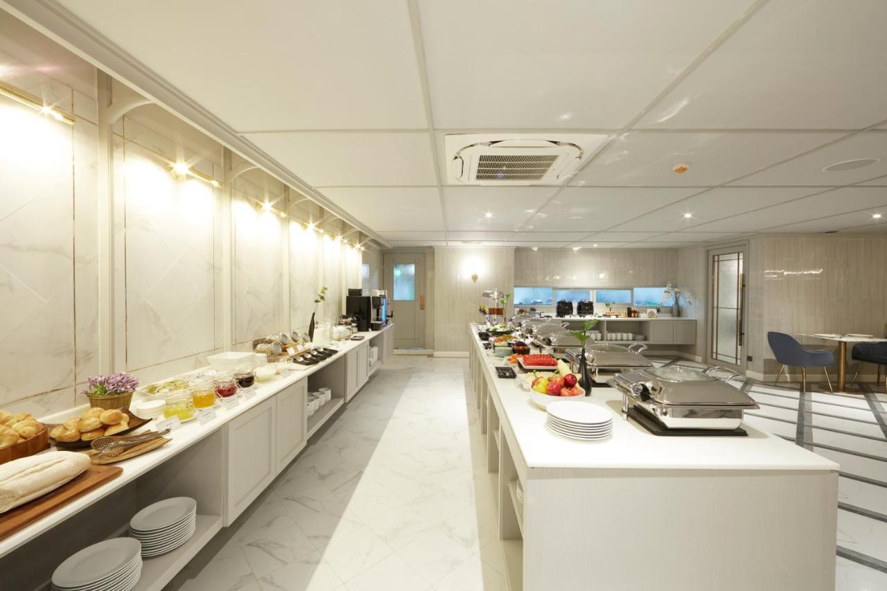 The Quarter Ploenchit By Uhg Bangkok