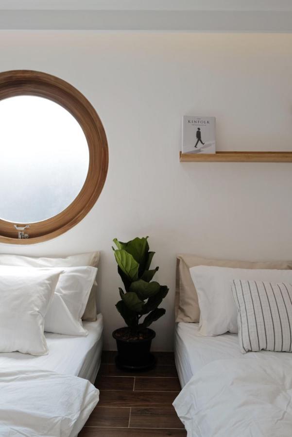 Marlowe-tony's Guest house