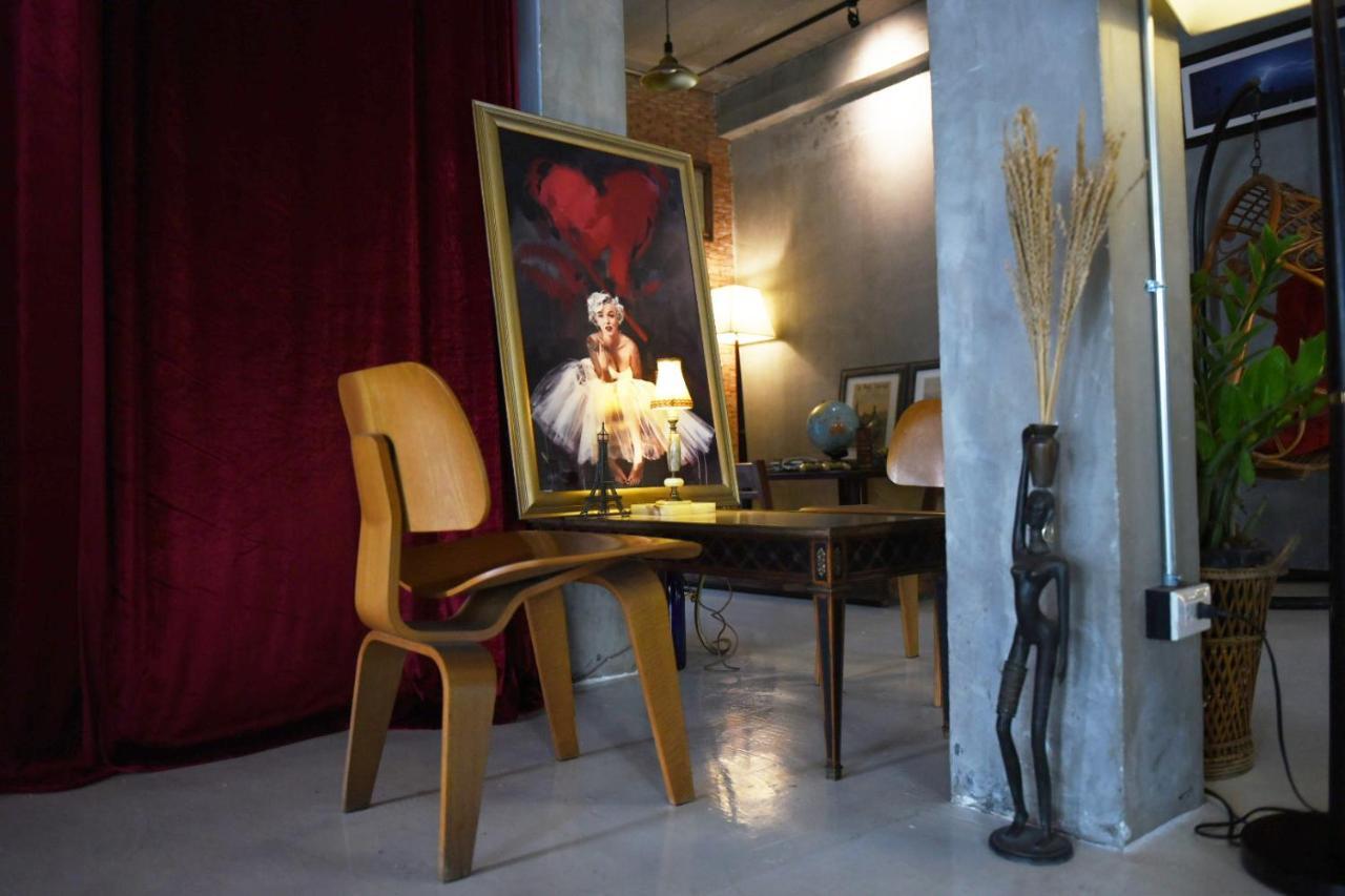 Banya Huaikhwang Hostel