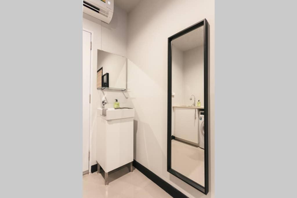 Apartment S2 Silom Large 4-6 Guests Full Kitchen Wifi