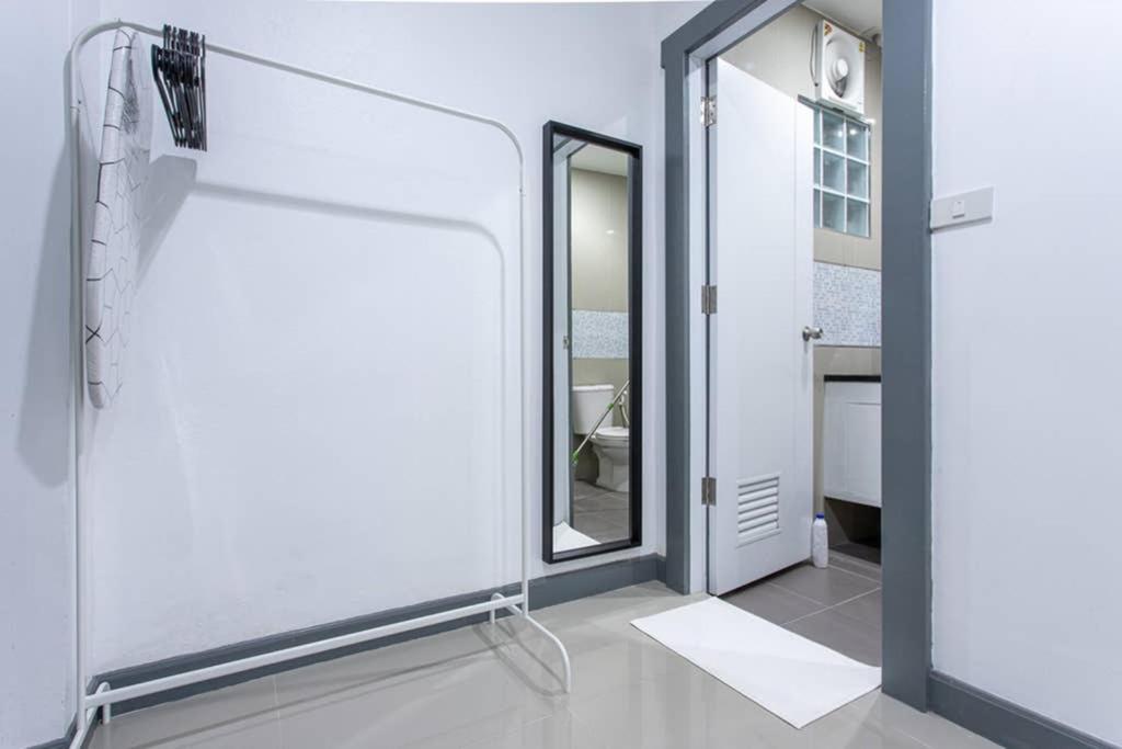 P1 Silom Pan Large Full Kitchen Wifi 4-6pax Bangkok