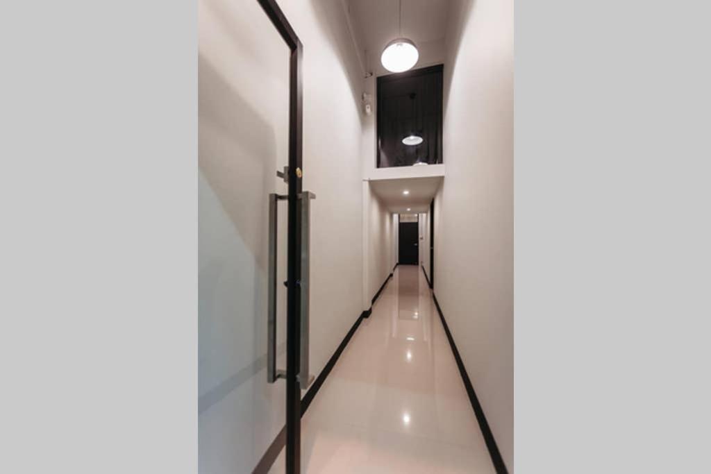 S2 Silom Large 4-6 Guests Full Kitchen Wifi Apartment *