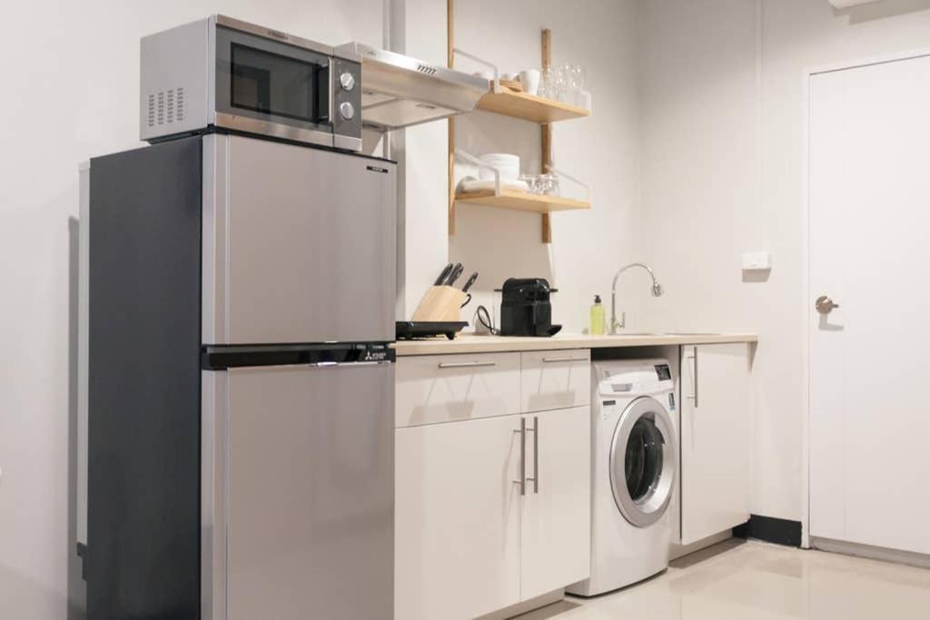 Apartment S2 Silom Large 4-6 Guests Full Kitchen Wifi
