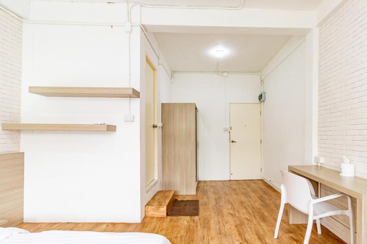 Ze Bang Aor Station Apartment *