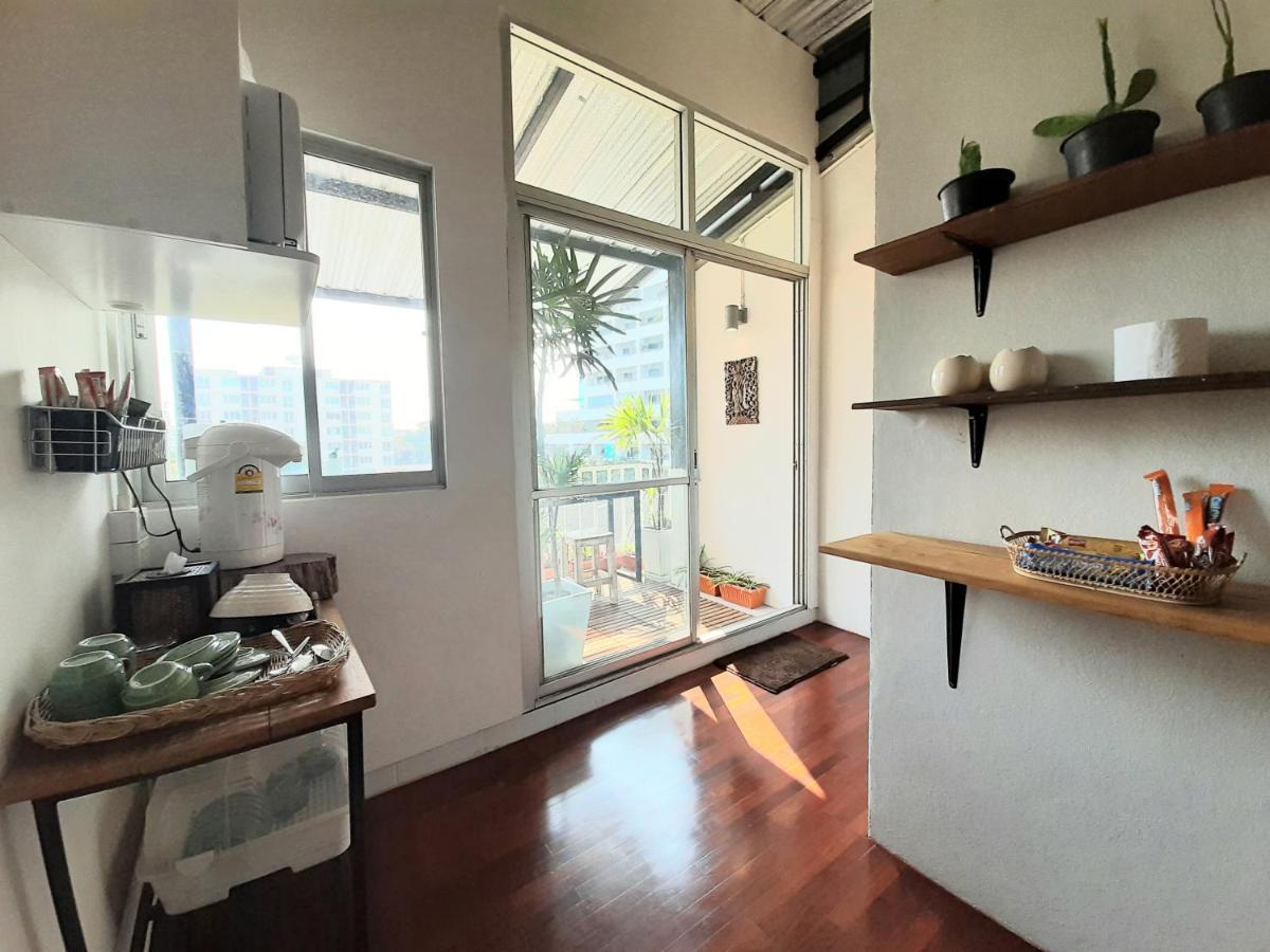 Pingplalee Female House Bed & Breakfast Bangkok
