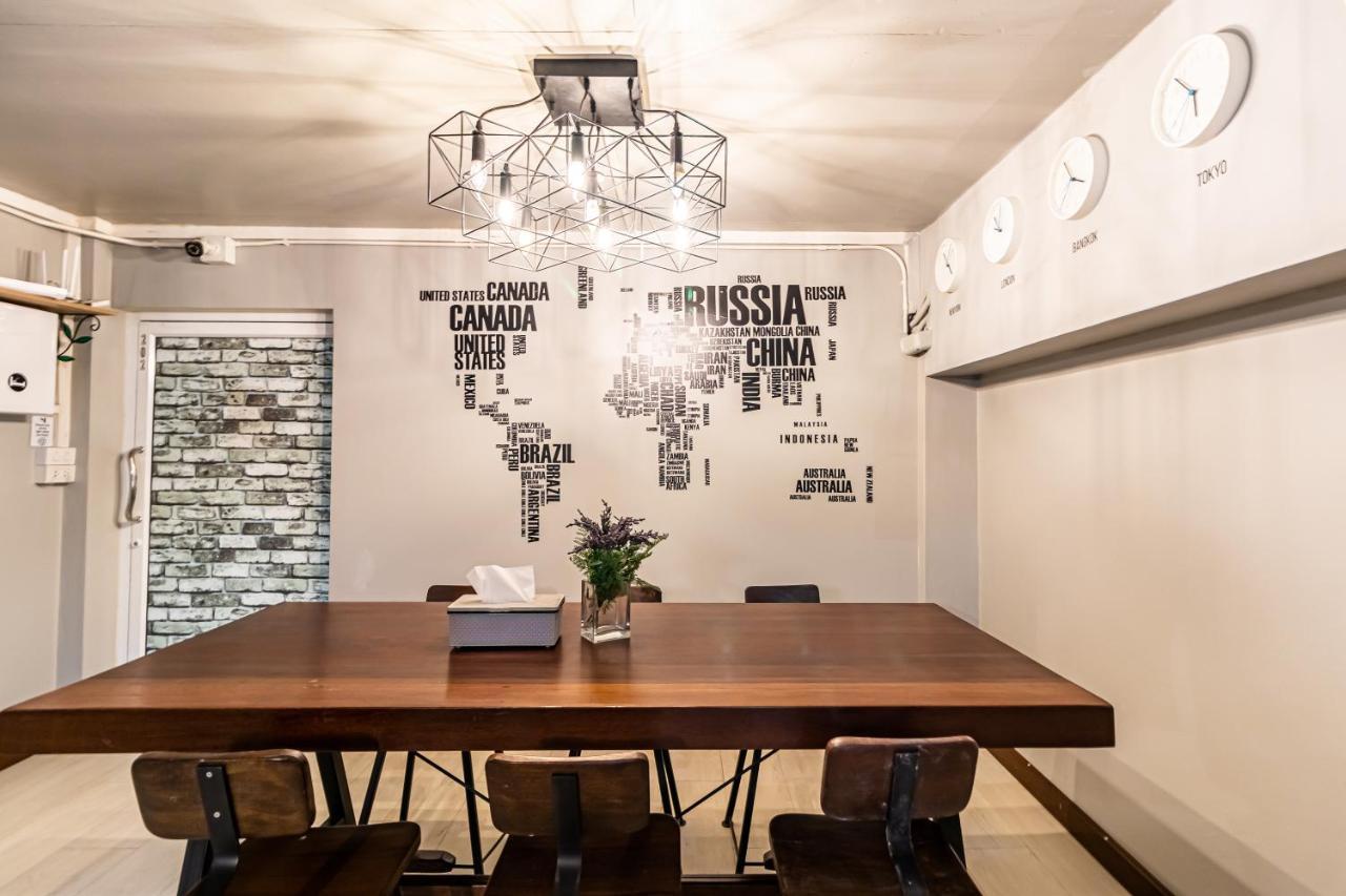 Hostel Snoozzze ใกล้รถไฟฟ้า ย่านบางรัก (adults Only)