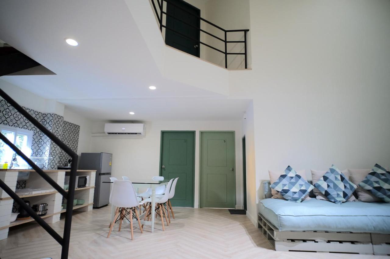 Baan Khun Pra Duplex Rm3 Bangkok Apartment *