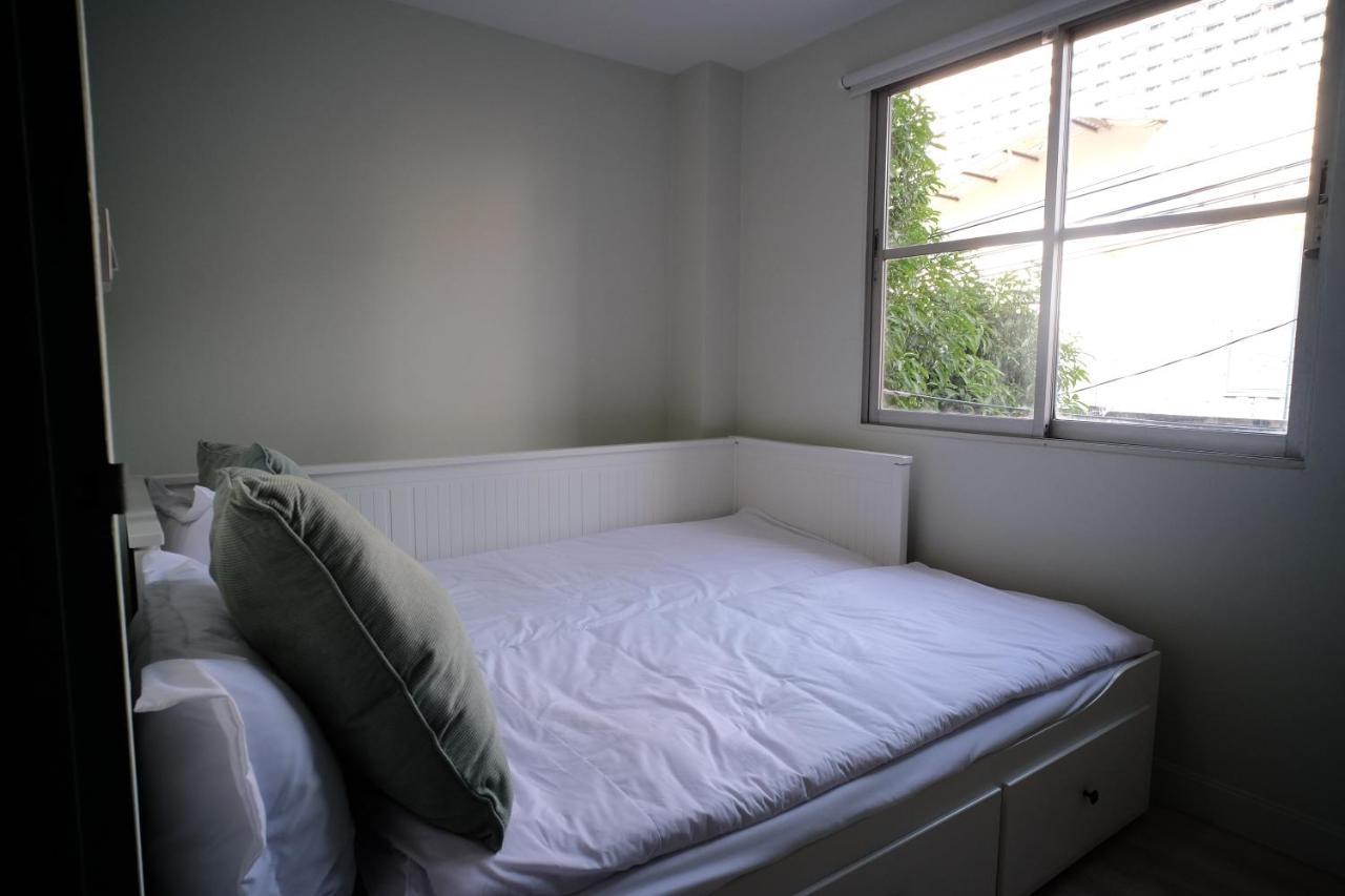 Apartment Baan Khun Pra Duplex Rm3 Bangkok