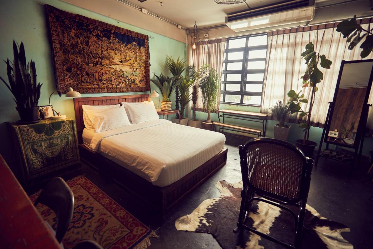 The Mustang Nero Bed & Breakfast *