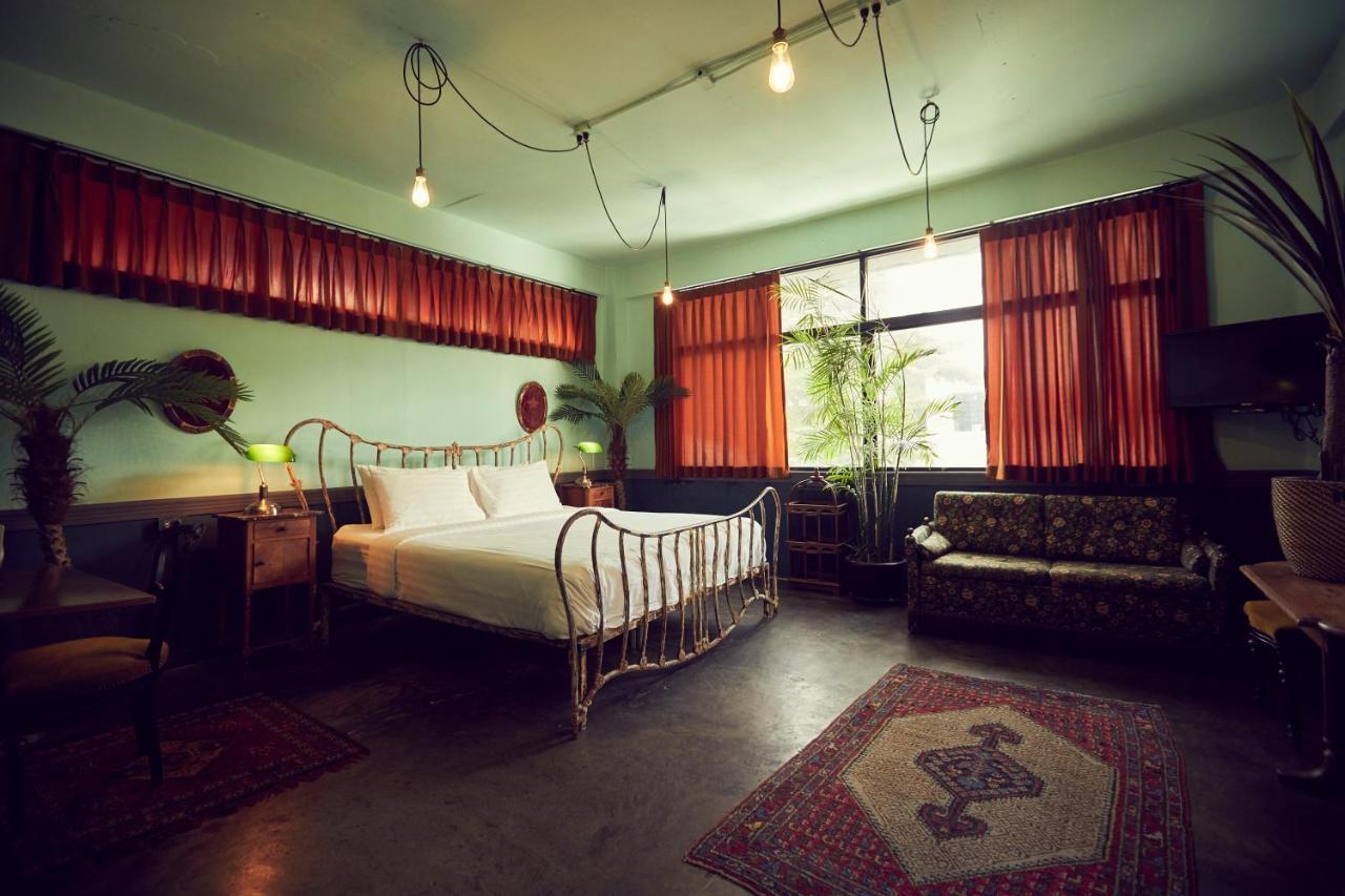 The Mustang Nero Bed & Breakfast