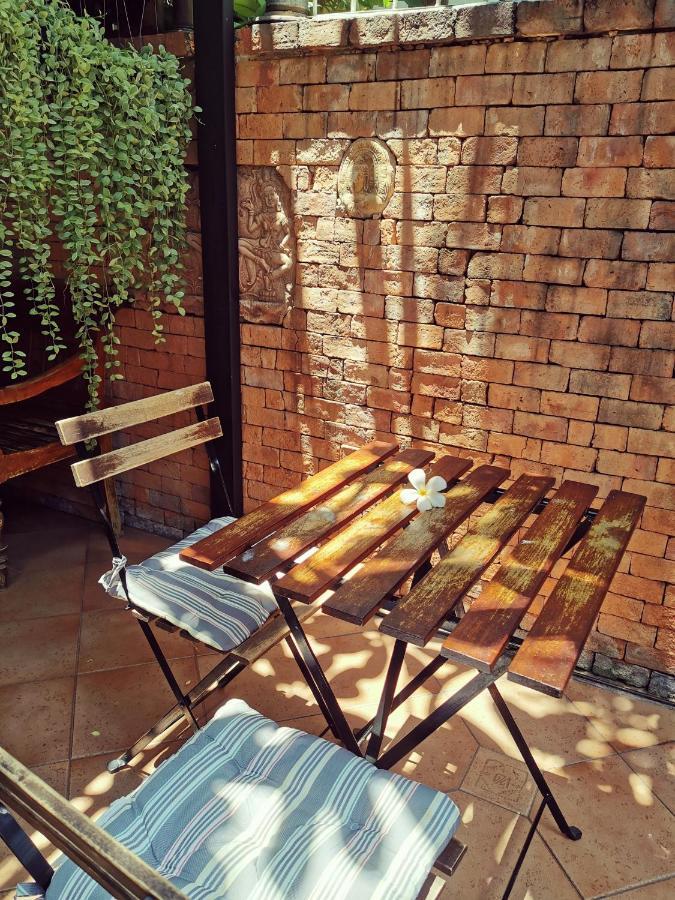 Tavee Guest house *