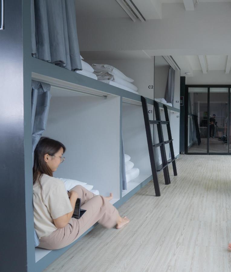 3howw @ Sukhumvit 21 Hostel Bangkok