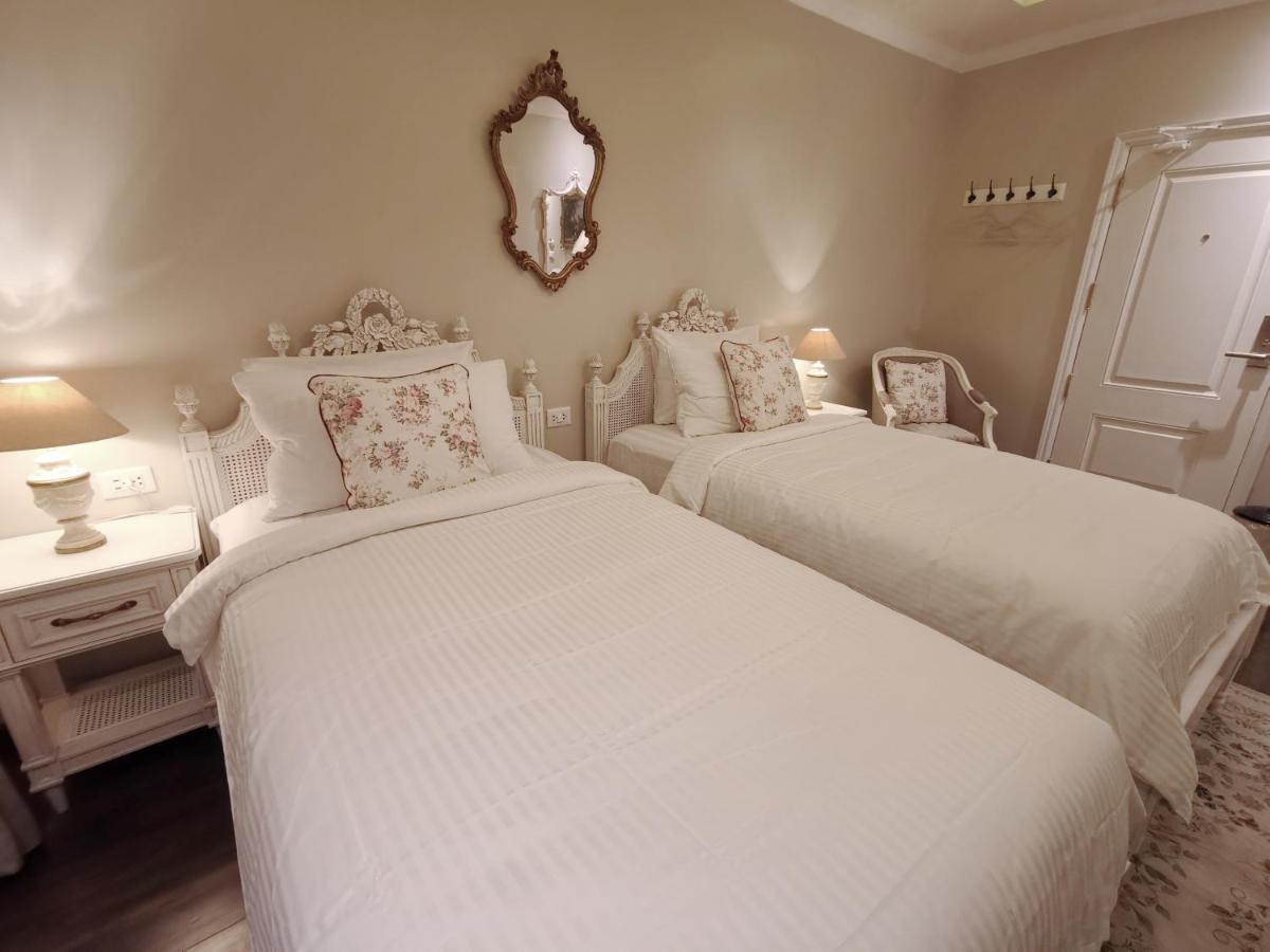 Hotel Double Bed Bangkok