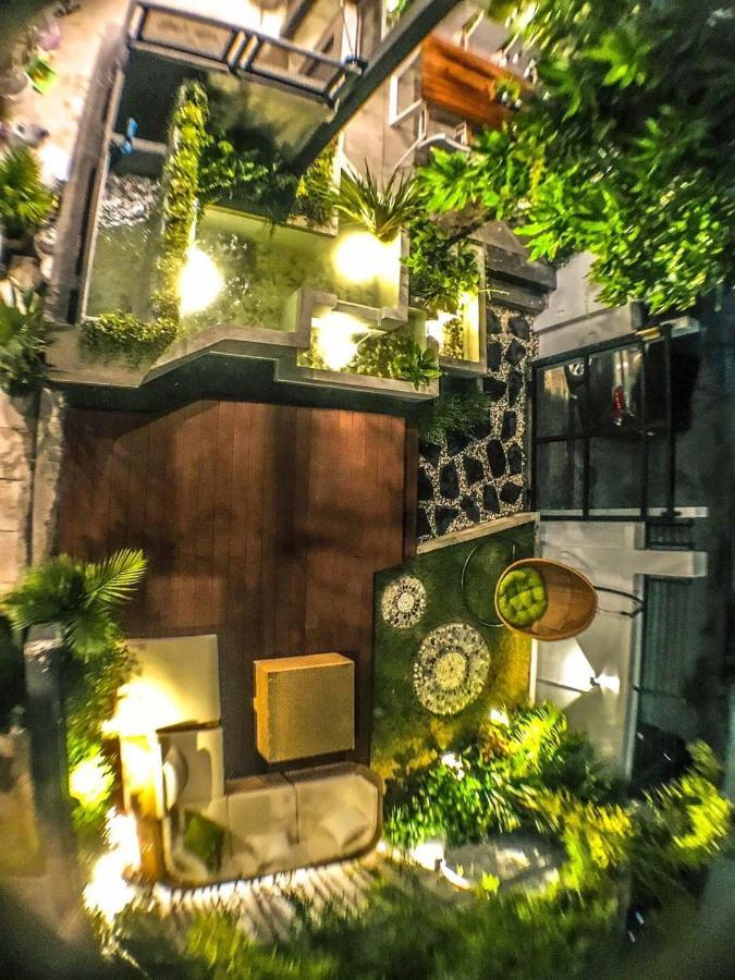 Exclusive Access To The Whole Garden. *
