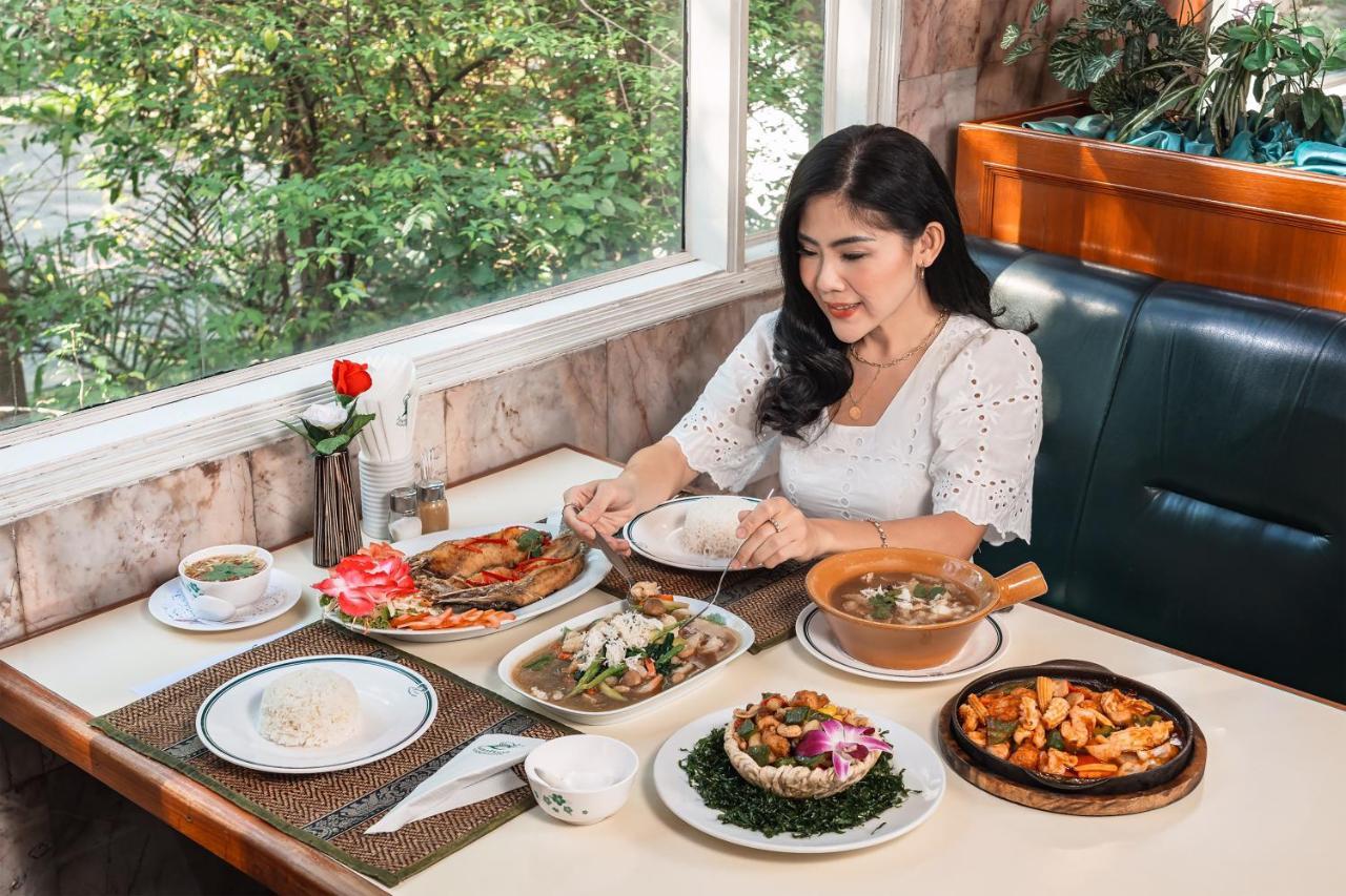 Elizabeth Bangkok